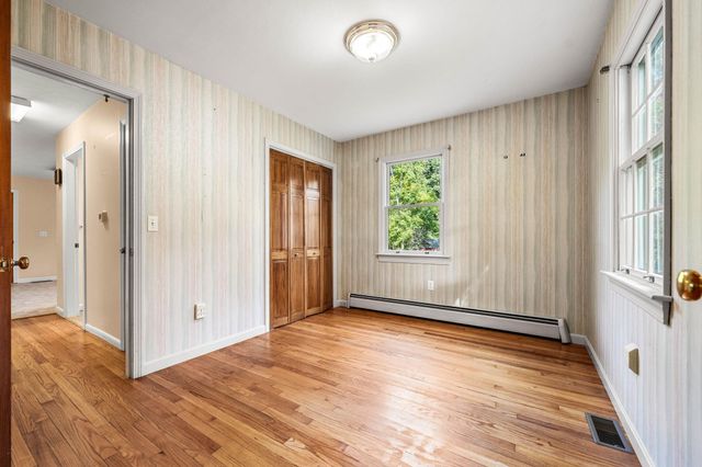67 Walnut Avenue, North Hampton, NH 03862