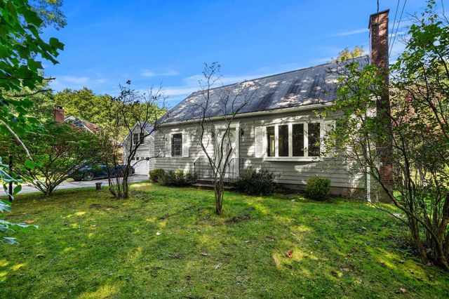 67 Walnut Avenue, North Hampton, NH 03862