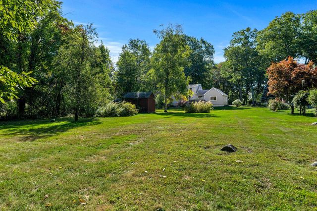67 Walnut Avenue, North Hampton, NH 03862