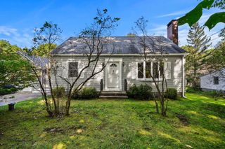 67 Walnut Avenue, North Hampton, NH 03862