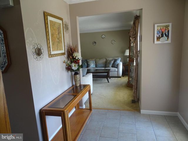 2 HOLLYBUSH DR, Glassboro, NJ 08028