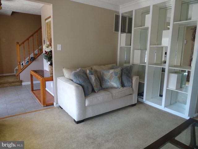 2 HOLLYBUSH DR, Glassboro, NJ 08028