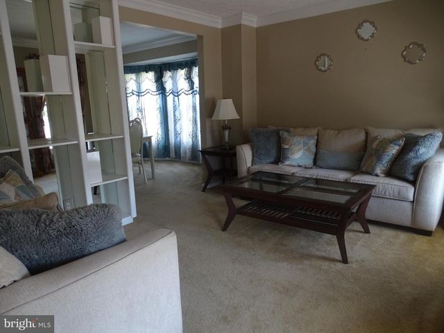 2 HOLLYBUSH DR, Glassboro, NJ 08028