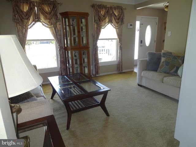2 HOLLYBUSH DR, Glassboro, NJ 08028