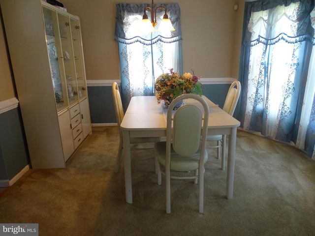 2 HOLLYBUSH DR, Glassboro, NJ 08028