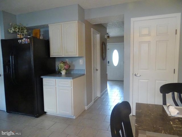 2 HOLLYBUSH DR, Glassboro, NJ 08028