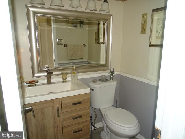 2 HOLLYBUSH DR, Glassboro, NJ 08028