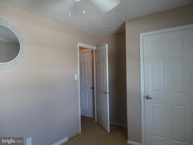 2 HOLLYBUSH DR, Glassboro, NJ 08028