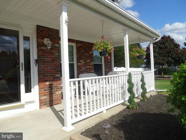 2 HOLLYBUSH DR, Glassboro, NJ 08028