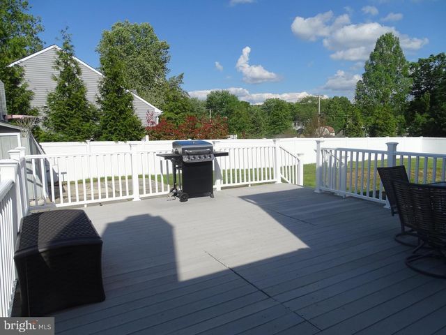 2 HOLLYBUSH DR, Glassboro, NJ 08028