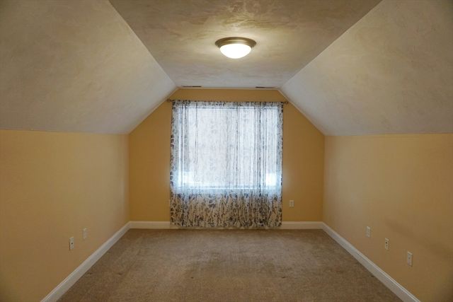 118 Smith St 118, Lowell, MA 01851