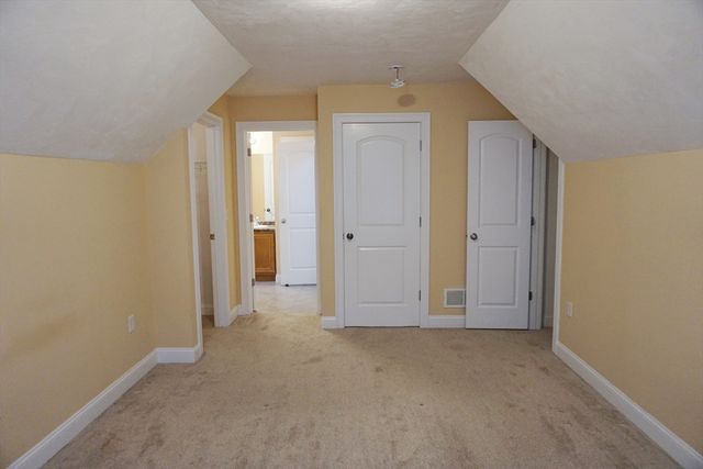 118 Smith St 118, Lowell, MA 01851