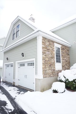 118 Smith St 118, Lowell, MA 01851