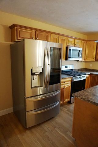 118 Smith St 118, Lowell, MA 01851