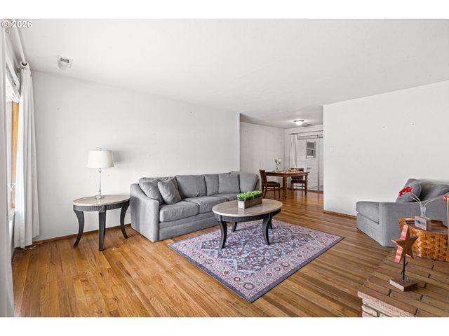 3218 Sw ISAAC Ave, Pendleton, OR 97801