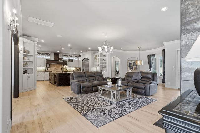 5708 W Austin Street, Broken Arrow, OK 74011