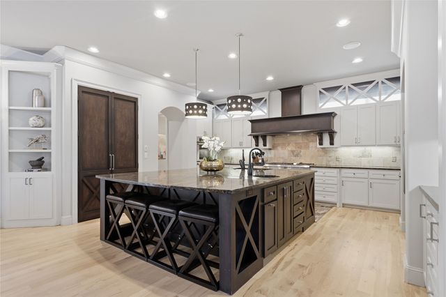 5708 W Austin Street, Broken Arrow, OK 74011