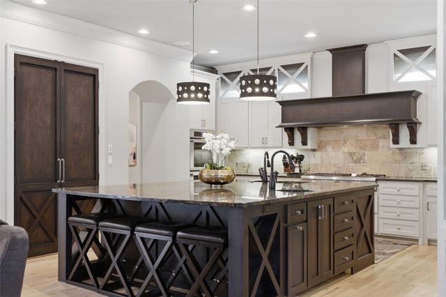 5708 W Austin Street, Broken Arrow, OK 74011