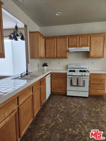 2292 Versailles Street, San Jacinto, CA 92583