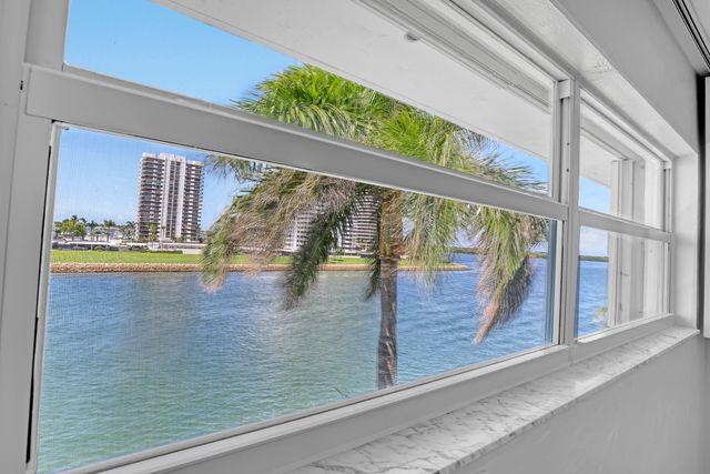 28 Yacht Club Drive 409, North Palm Beach, FL 33408