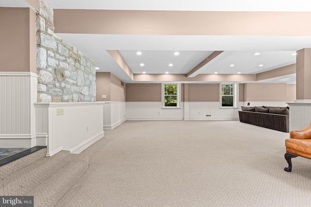 312 S WATERLOO RD, Devon, PA 19333