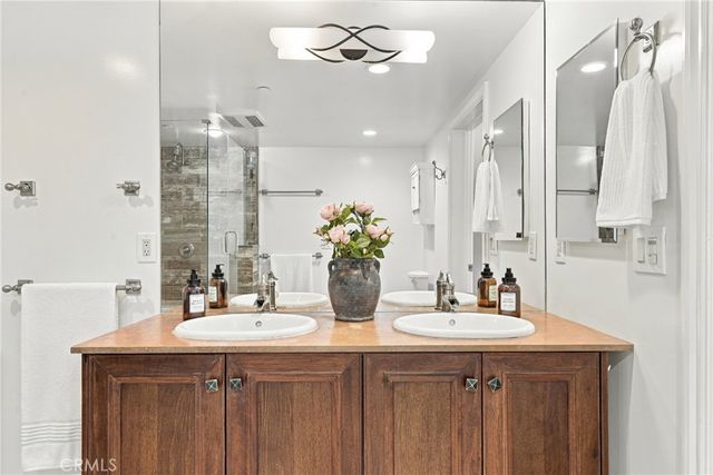 1420 S Bundy Drive 405, Los Angeles, CA 90025