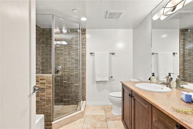 1420 S Bundy Drive 405, Los Angeles, CA 90025