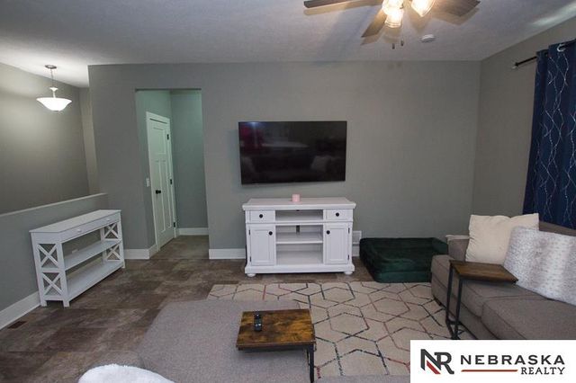 2937 W Peach Street, Lincoln, NE 68522