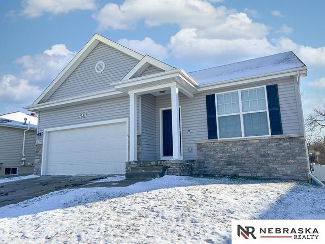 2937 W Peach Street, Lincoln, NE 68522