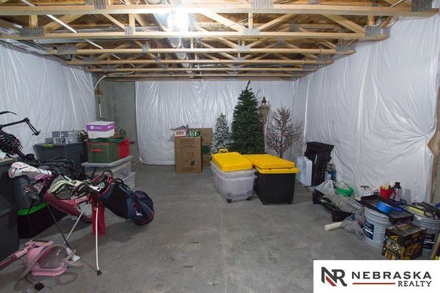 2937 W Peach Street, Lincoln, NE 68522