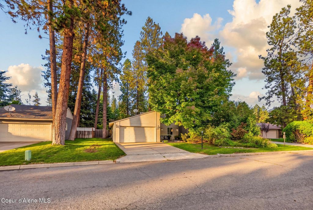 745 E Gregory LN, Coeur d'Alene, ID 83815 photo 3
