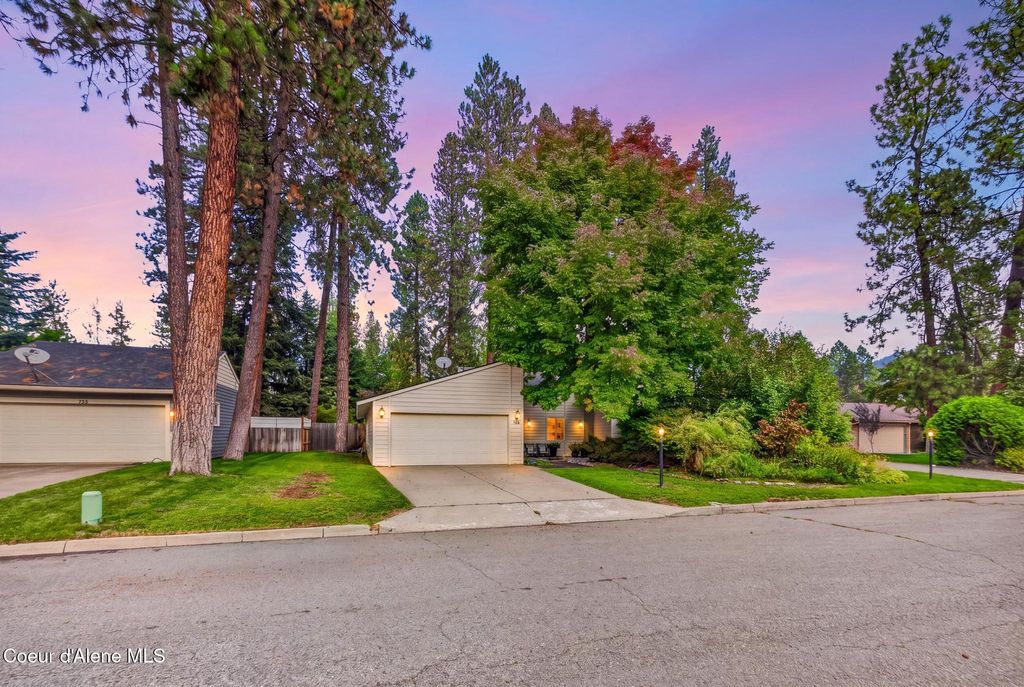 745 E Gregory LN, Coeur d'Alene, ID 83815 photo 4