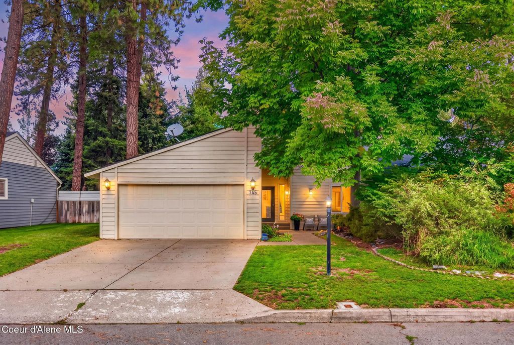 745 E Gregory LN, Coeur d'Alene, ID 83815 photo 5