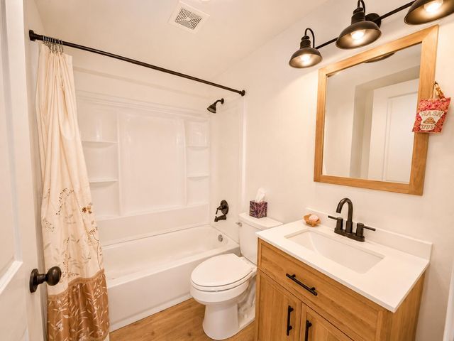 1321-A 15th Street NW, Albuquerque, NM 87104