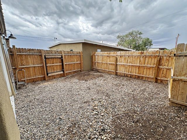 1321-A 15th Street NW, Albuquerque, NM 87104