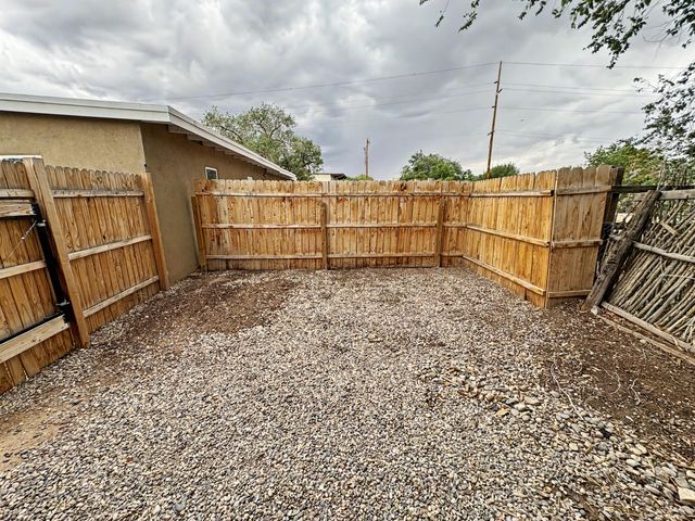 1321-A 15th Street NW, Albuquerque, NM 87104