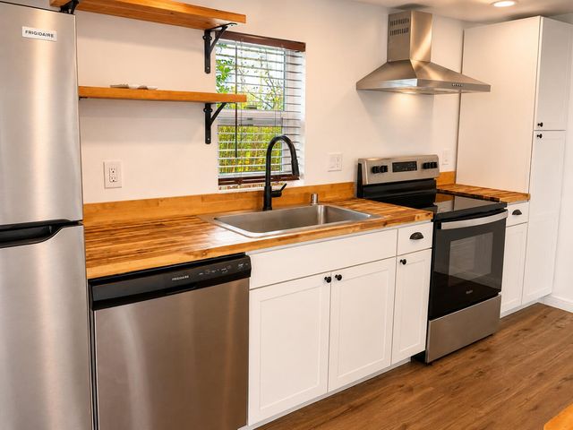 1321-A 15th Street NW, Albuquerque, NM 87104