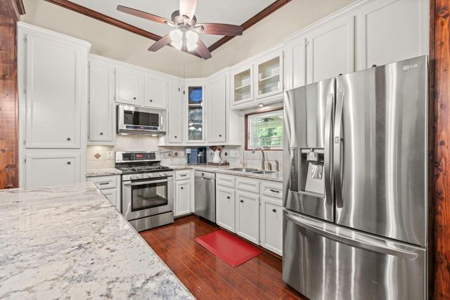10885 Post Oak Drive, Conroe, TX 77385