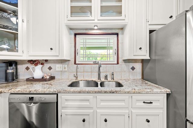 10885 Post Oak Drive, Conroe, TX 77385