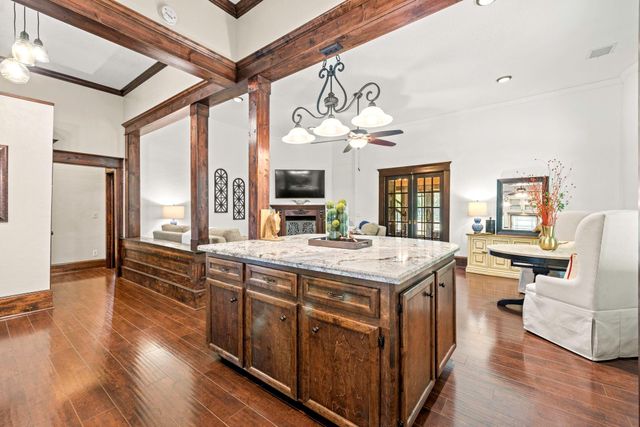 10885 Post Oak Drive, Conroe, TX 77385