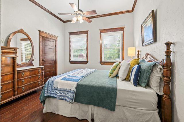 10885 Post Oak Drive, Conroe, TX 77385