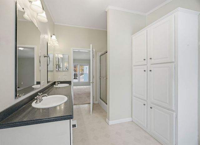 402 Blueberry Cir, Middleboro, MA 02346