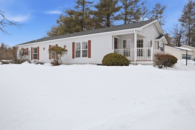 402 Blueberry Cir, Middleboro, MA 02346