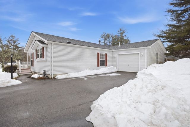 402 Blueberry Cir, Middleboro, MA 02346