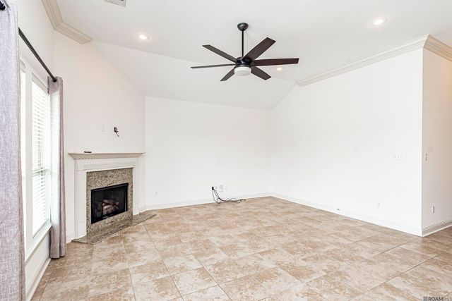 9317 Falling Oak Dr, Baton Rouge, LA 70817