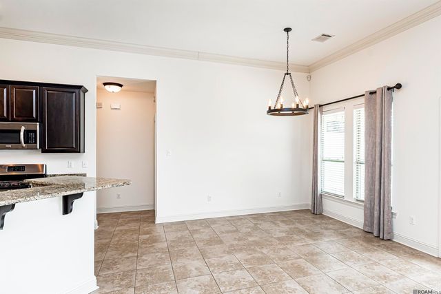 9317 Falling Oak Dr, Baton Rouge, LA 70817