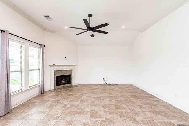 9317 Falling Oak Dr, Baton Rouge, LA 70817