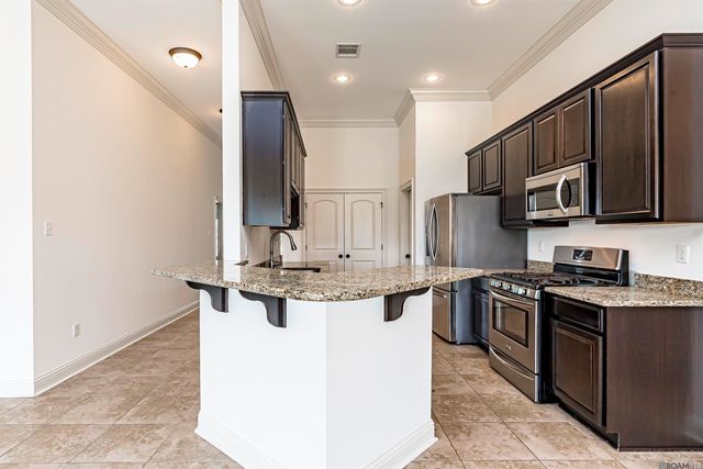 9317 Falling Oak Dr, Baton Rouge, LA 70817