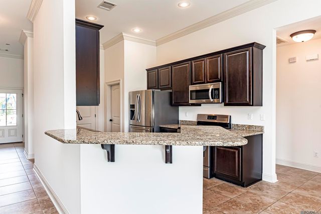 9317 Falling Oak Dr, Baton Rouge, LA 70817