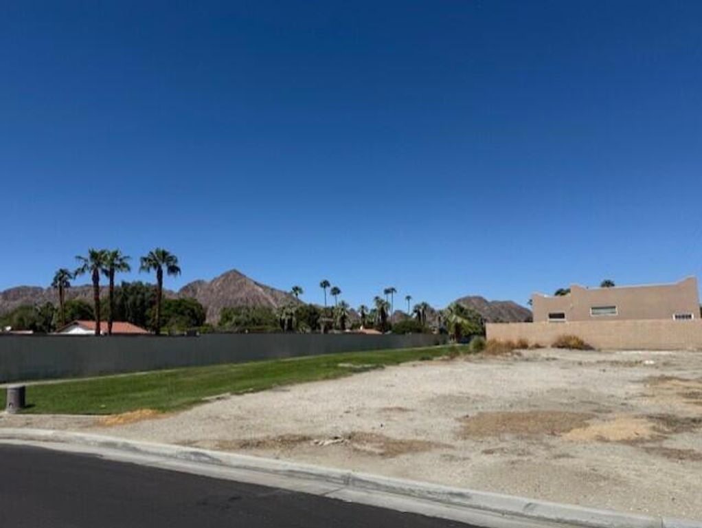 Image 1 of property listing at 55 Saguaro Rd, La Quinta, CA 92253